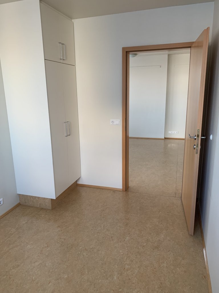 Skápur í minna herbergi