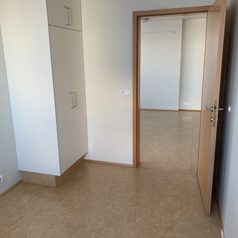 Skápur í herbergi drekagil