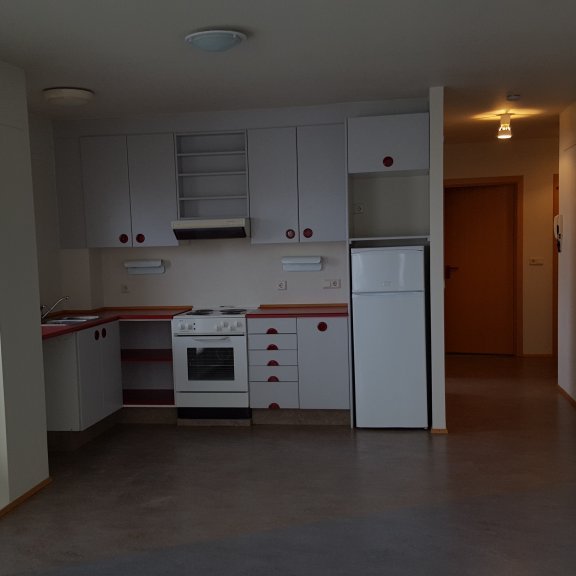 Eldhús séð úr stofu