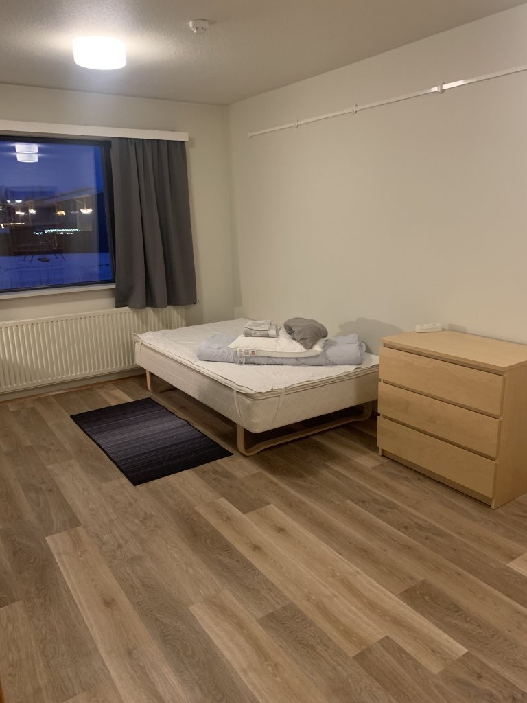 Single-person bedroom