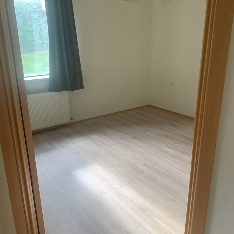 Herbergi í þriggja herbergja íbúð