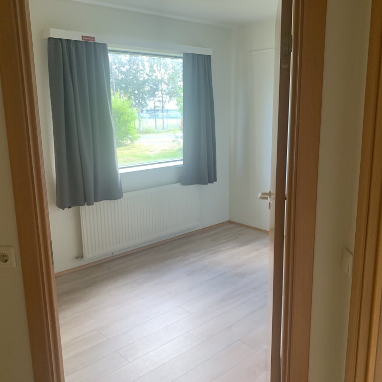 Herbergi í þriggja herbergja íbúð